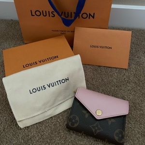 LOUIS VUITTON COMPACT ZOÉ WALLET